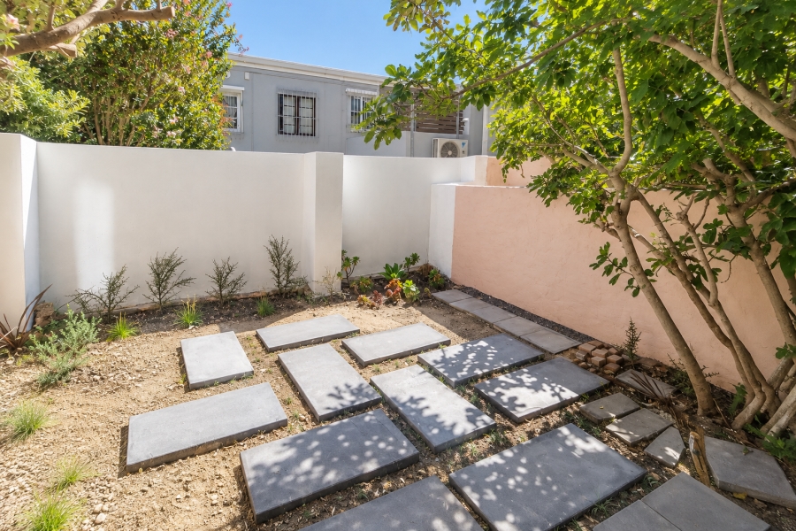 To Let 1 Bedroom Property for Rent in Vredehoek Western Cape